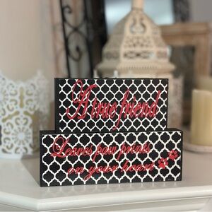 Set of 2 Wood Blocks "A true friend" Pet Decor Black White Moroccan Quatrefoil